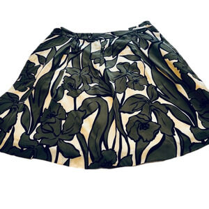 𝅺BCBGMAXAZRIA 100% Silk Green Tan Floral Skirt